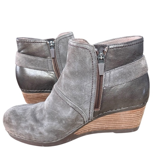 Dansko Shirley Wedge Leather/Suede Ankle Boots in Taupe – Sz 38 (US 8) - Picture 3 of 13